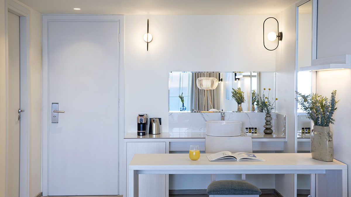 Junior Suite Pool View 